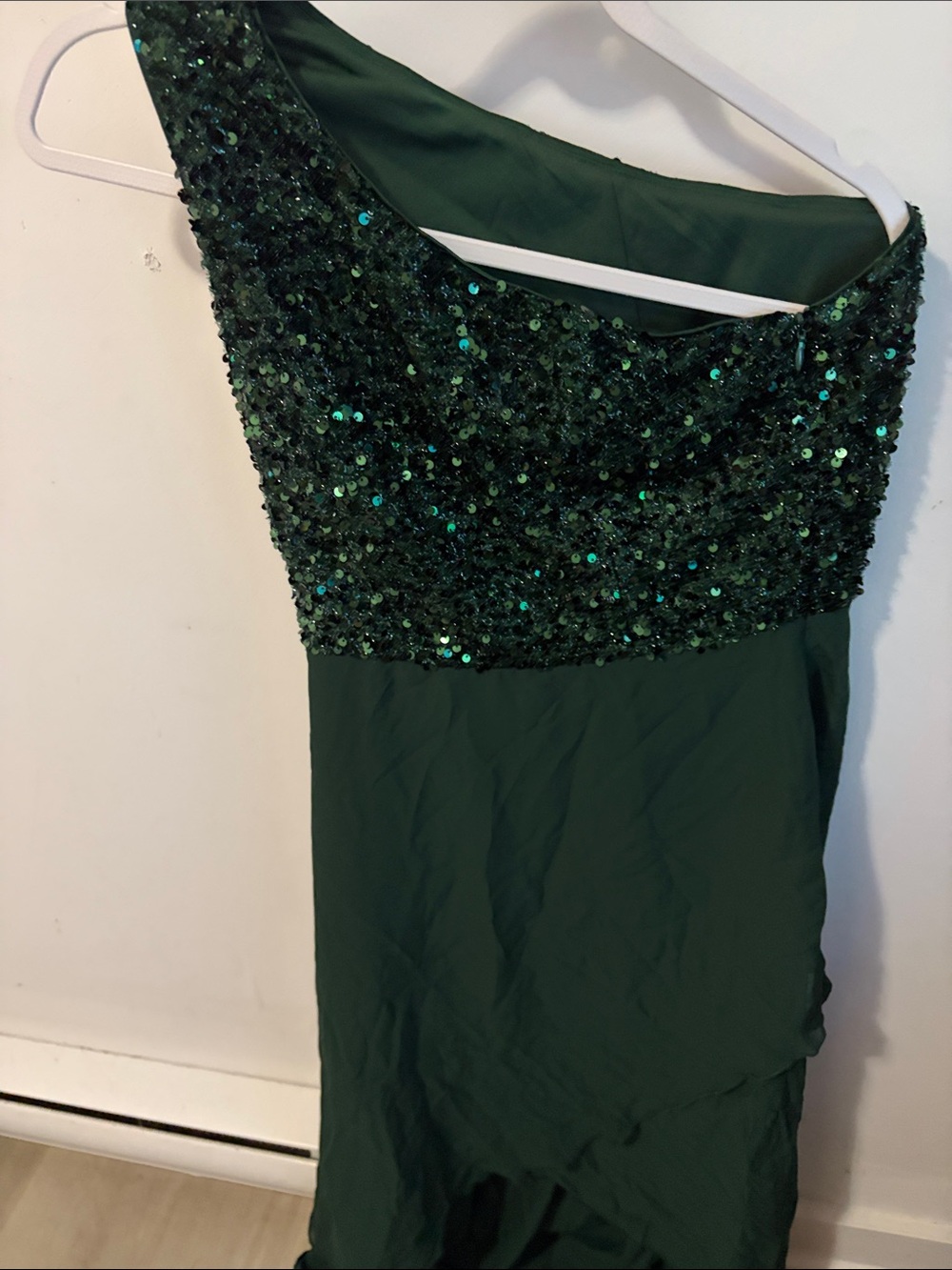Green Sequin One-Shoulder Evening Dress